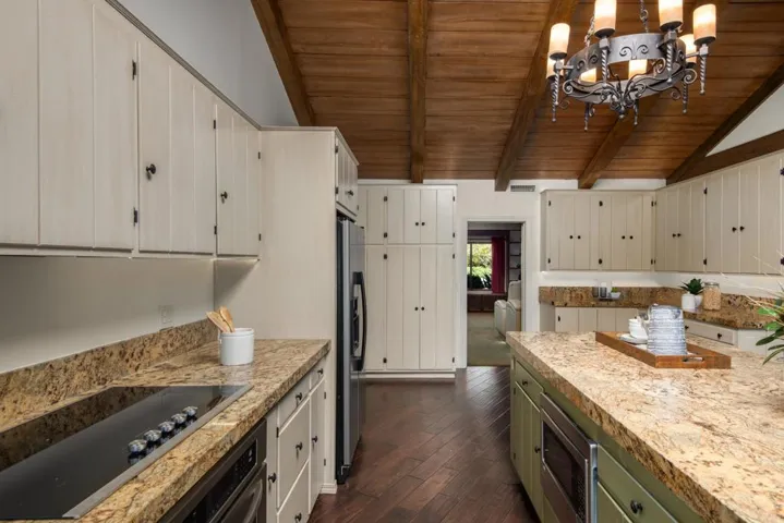 16810 Via De Santa Fe, Rancho Santa Fe, California 92067