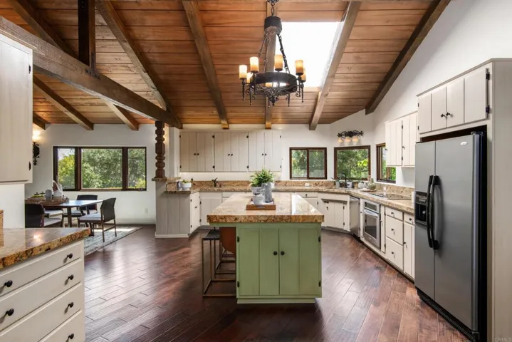 16810 Via De Santa Fe, Rancho Santa Fe, California 92067