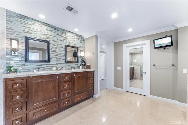 11562 Vista Mar, Santa Ana, California 92705