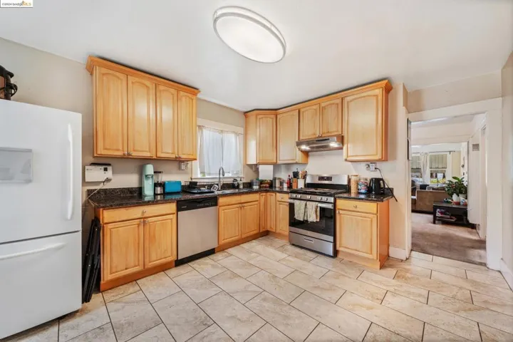 6218 Hilton St., Oakland, California 94605