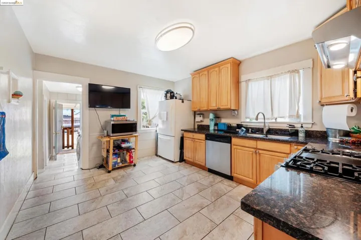 6218 Hilton St., Oakland, California 94605