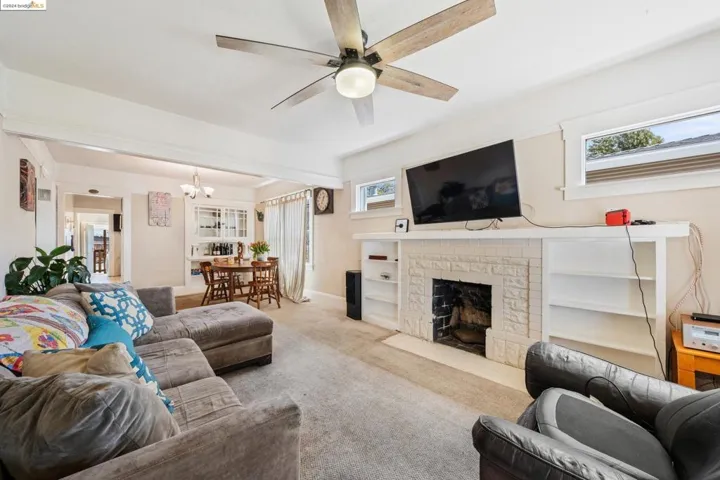 6218 Hilton St., Oakland, California 94605