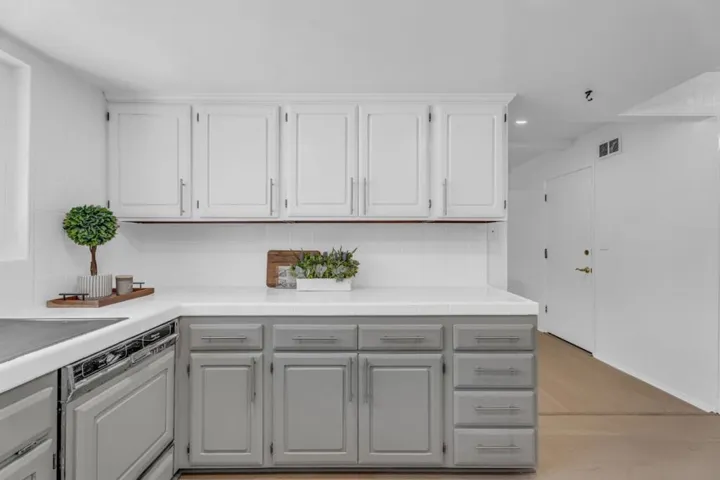 1680 Skyline Boulevard, Burlingame, California 94010