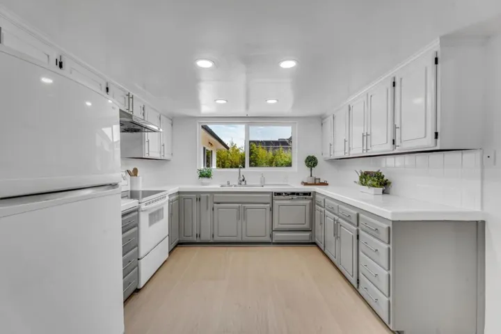 1680 Skyline Boulevard, Burlingame, California 94010