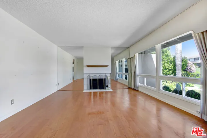 11111 Vanalden Avenue, Porter Ranch, California 91326