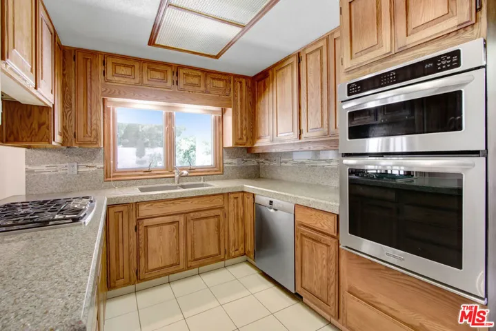 11111 Vanalden Avenue, Porter Ranch, California 91326