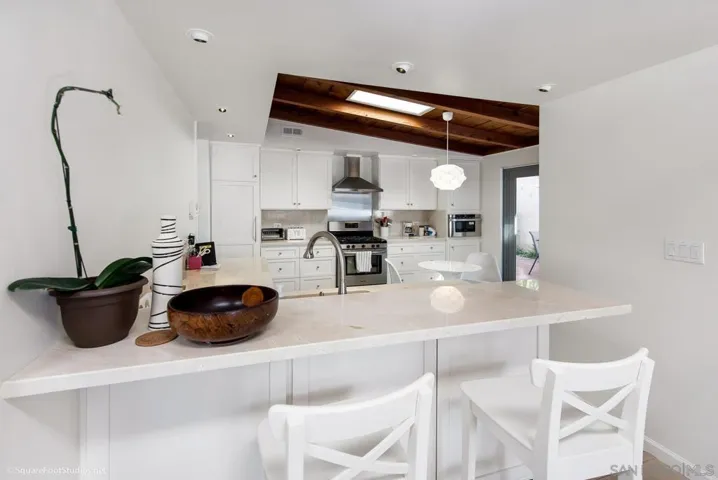 7209 Draper, La Jolla, California 92037