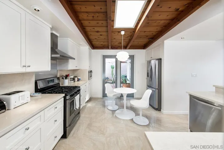 7209 Draper, La Jolla, California 92037