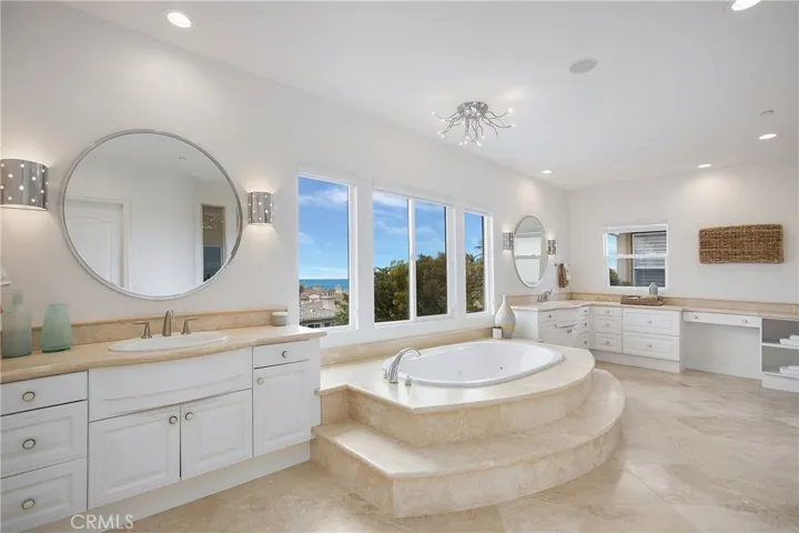 21 Vista Sole Street, Dana Point, California 92629