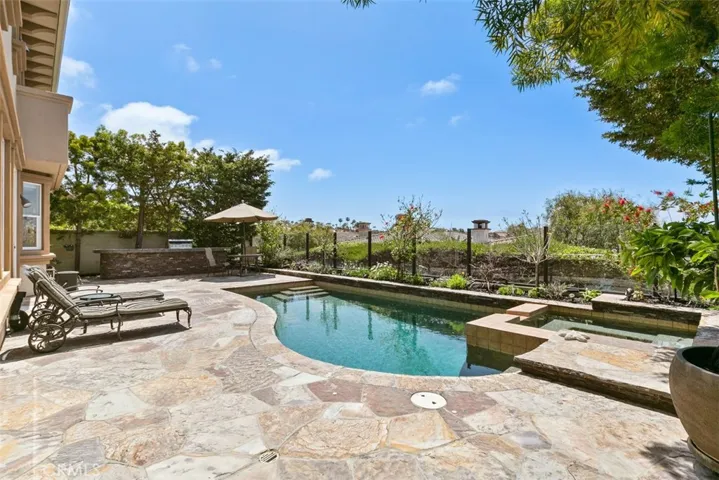 21 Vista Sole Street, Dana Point, California 92629