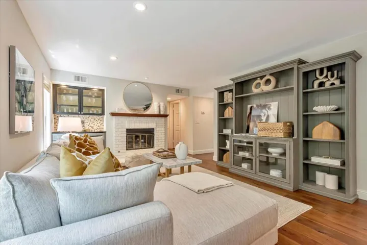 201 Kingsford Lane, Redwood City, California 94061