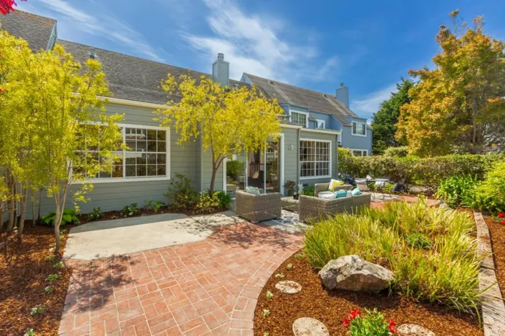 17 Pinehurst Lane, Half Moon Bay, California 94019