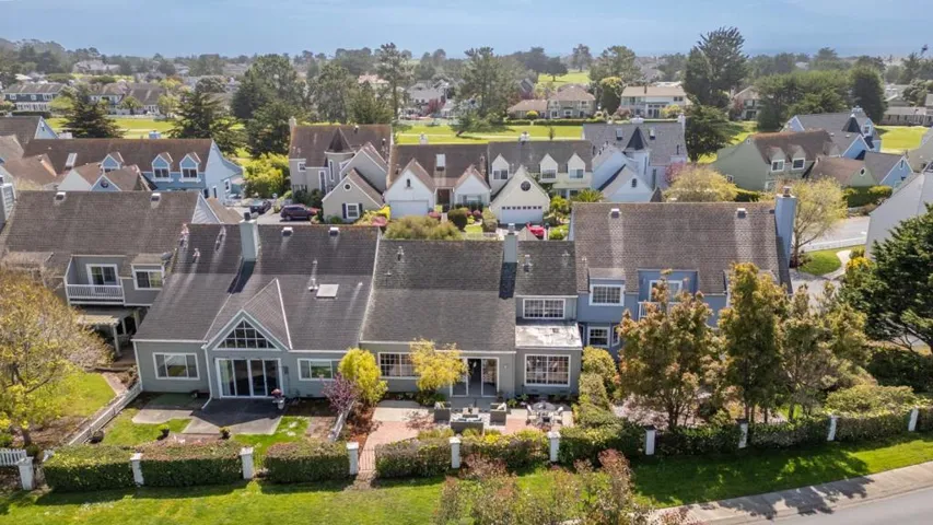 17 Pinehurst Lane, Half Moon Bay, California 94019