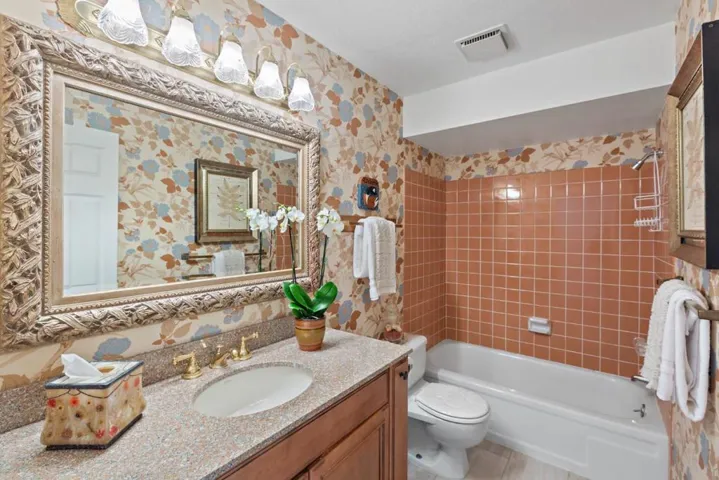17 Pinehurst Lane, Half Moon Bay, California 94019