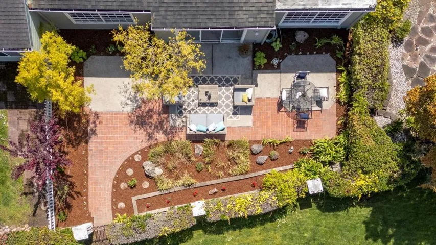 17 Pinehurst Lane, Half Moon Bay, California 94019