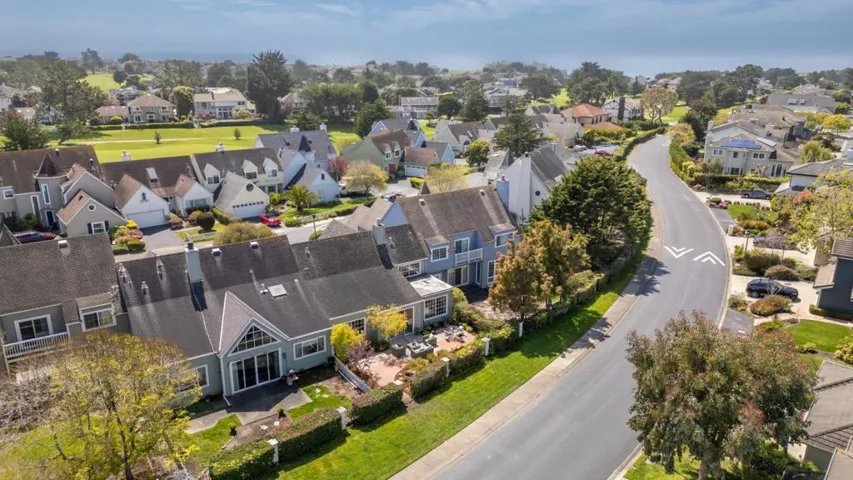 17 Pinehurst Lane, Half Moon Bay, California 94019