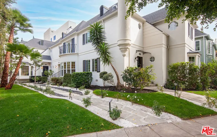 422 Smithwood Drive A, Beverly Hills, California 90212