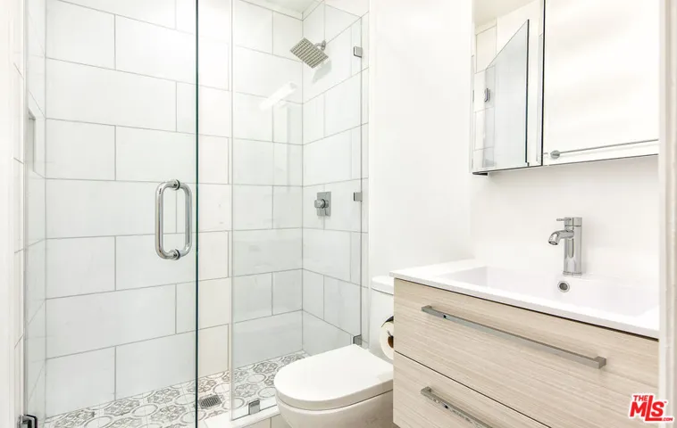 422 Smithwood Drive A, Beverly Hills, California 90212