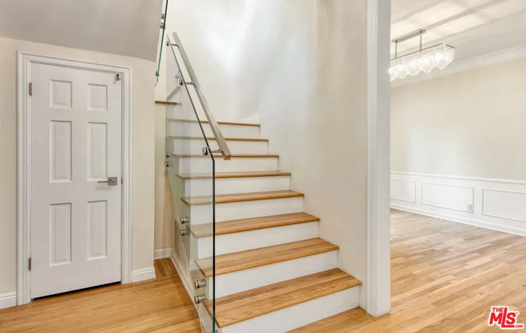 422 Smithwood Drive A, Beverly Hills, California 90212
