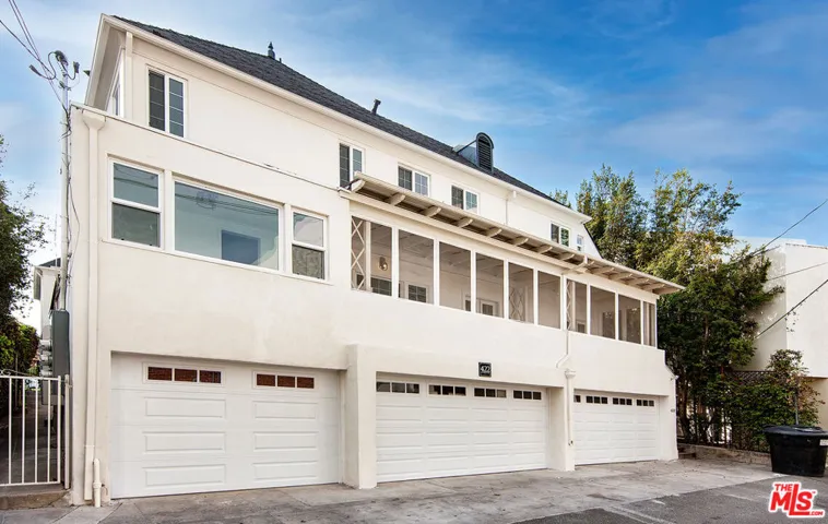 422 Smithwood Drive A, Beverly Hills, California 90212