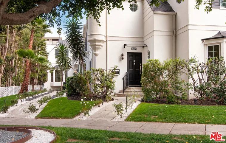 422 Smithwood Drive A, Beverly Hills, California 90212