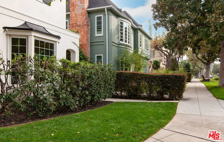 422 Smithwood Drive A, Beverly Hills, California 90212