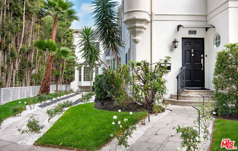 422 Smithwood Drive A, Beverly Hills, California 90212