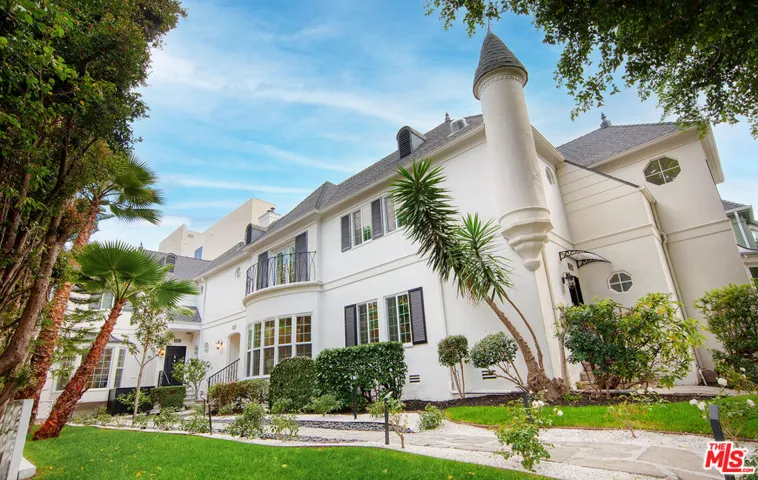 422 Smithwood Drive A, Beverly Hills, California 90212