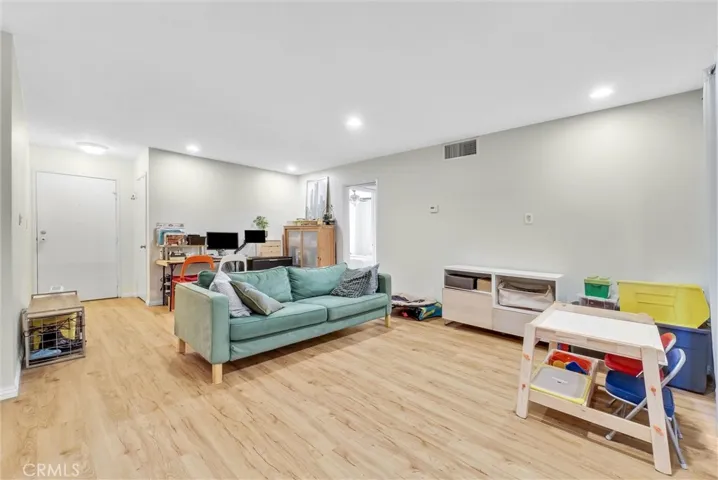 2468 Mohawk Street 105, Pasadena, California 91107