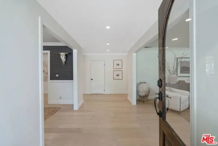 23030 Collins Street, Woodland Hills, California 91367