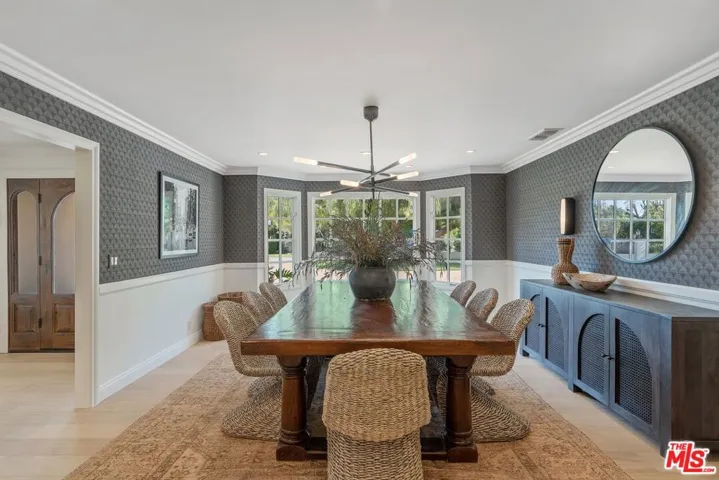 23030 Collins Street, Woodland Hills, California 91367