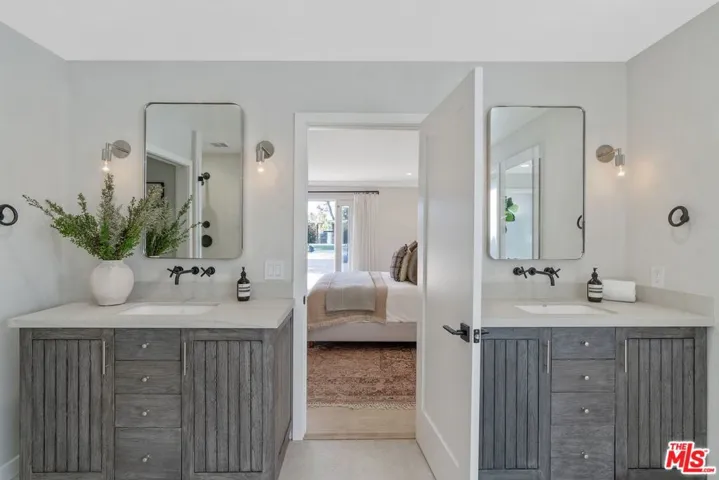 23030 Collins Street, Woodland Hills, California 91367