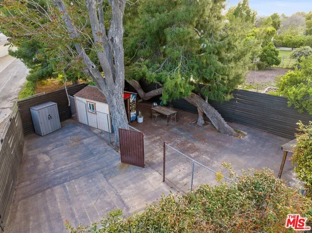 23030 Collins Street, Woodland Hills, California 91367