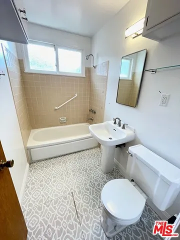 7907 Sausalito Avenue, West Hills, California 91304