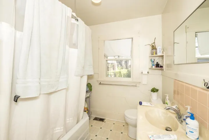 519 Seale Avenue, Palo Alto, California 94301
