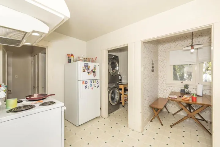 519 Seale Avenue, Palo Alto, California 94301