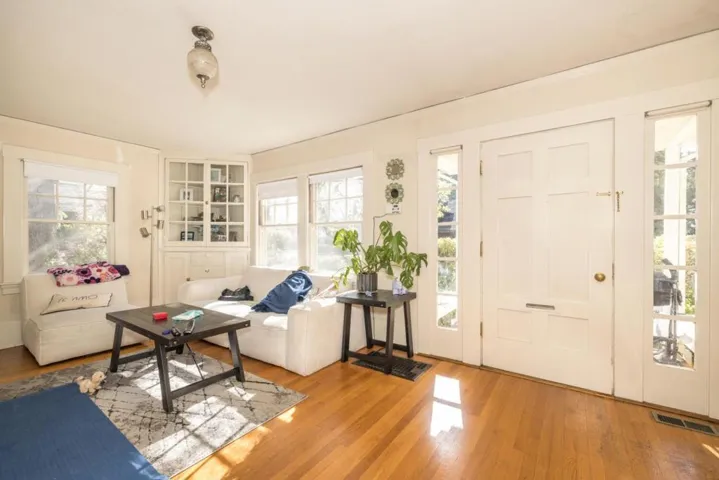 519 Seale Avenue, Palo Alto, California 94301
