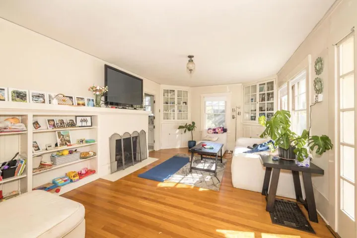 519 Seale Avenue, Palo Alto, California 94301