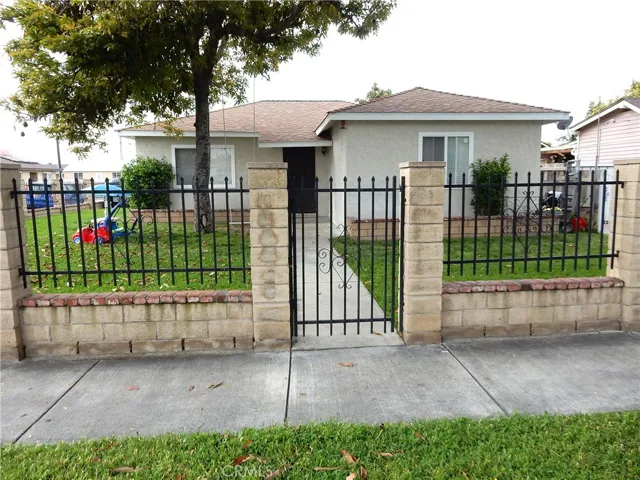 Front view of the home.