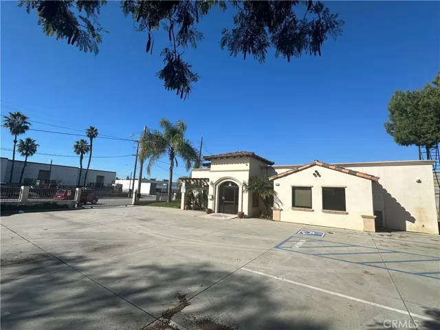 6791 Bandini Boulevard, Commerce, California 90040