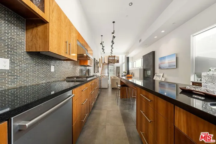 852 10th Street 4, Santa Monica, California 90403