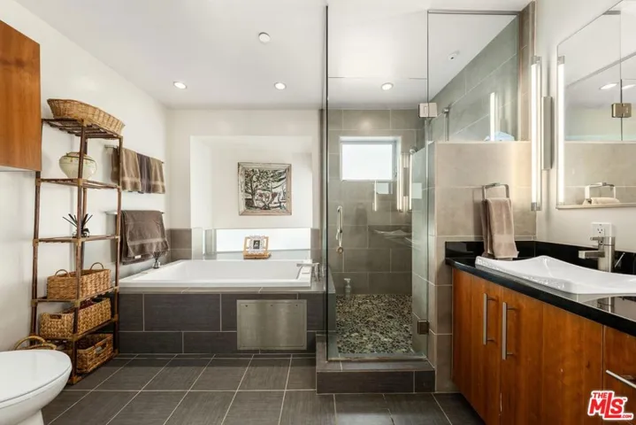 852 10th Street 4, Santa Monica, California 90403