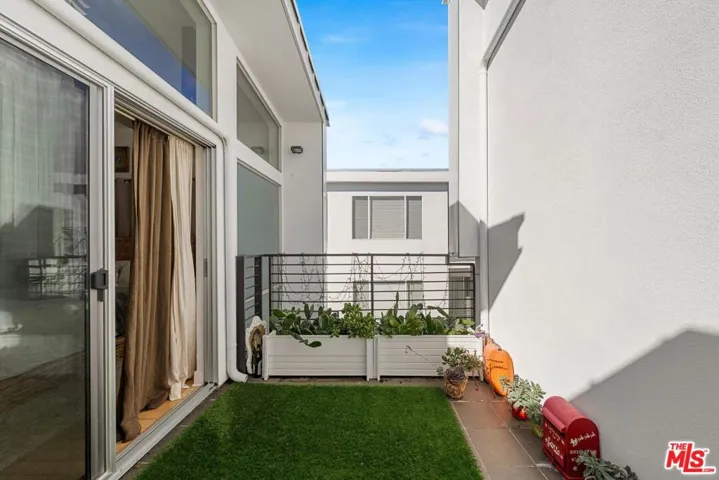 852 10th Street 4, Santa Monica, California 90403