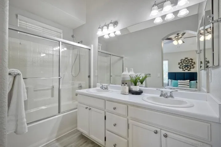 11813 Spruce Run Drive B, San Diego, California 92131