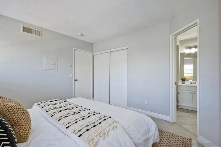 11813 Spruce Run Drive B, San Diego, California 92131