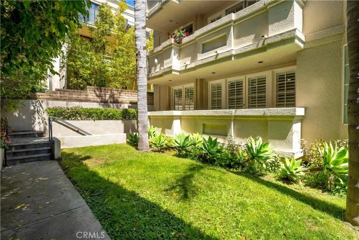 575 S Barrington Avenue 109, Los Angeles, California 90049