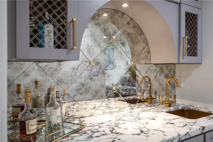 575 S Barrington Avenue 109, Los Angeles, California 90049