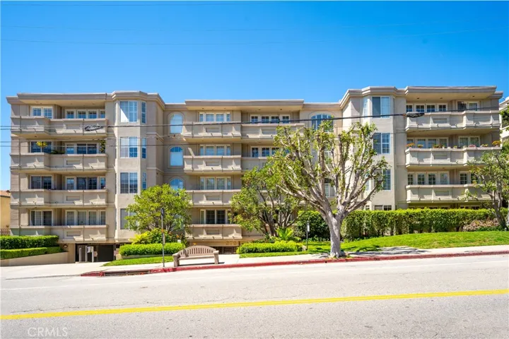 575 S Barrington Avenue 109, Los Angeles, California 90049