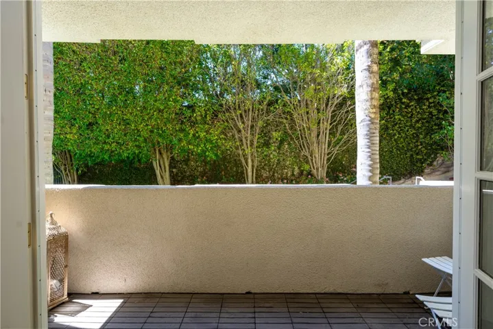 575 S Barrington Avenue 109, Los Angeles, California 90049