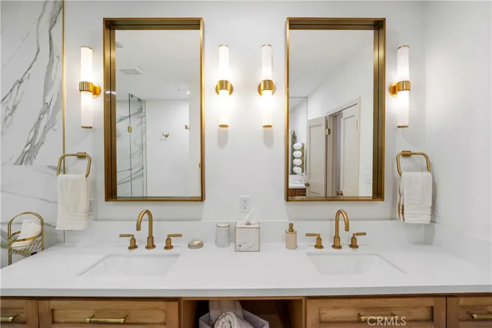 575 S Barrington Avenue 109, Los Angeles, California 90049
